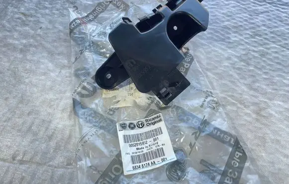 Fiat Tipo Rear bumper mounting bracket 52015952 68348174AA 0052015952001