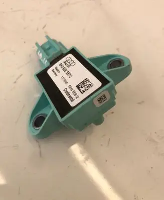 Audi A4 S4 B8 8K Airbag deployment crash/impact sensor 8K0955557C 5WK4380902
