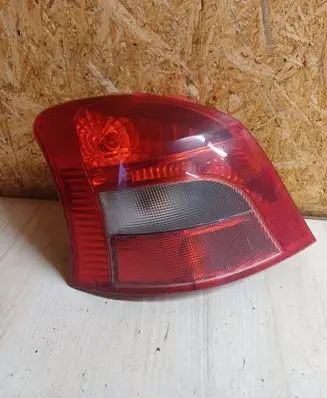 Toyota Yaris Rear/tail lights E131772