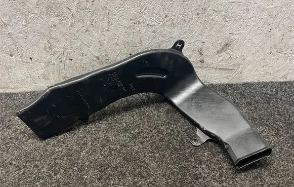 BMW i4 Cabin air duct channel 7946047