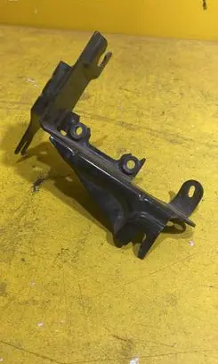 Dacia Sandero ABS pump bracket 478407227R