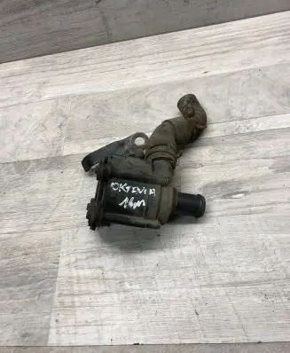 Skoda Octavia Mk3 (5E) Webasto circulation pump for autonomous heater 5Q0965561B 04071111
