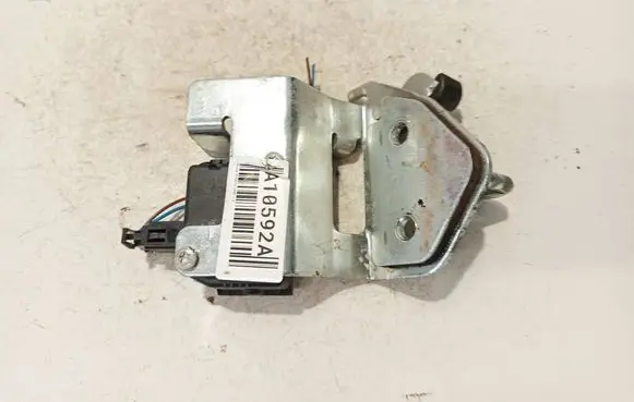 Skoda Octavia Mk2 (1Z) Front door lock loop/hook striker 1z9827511c