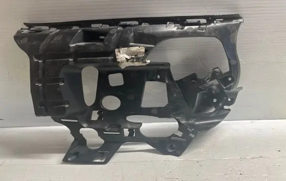 Volvo V60 Front bumper mounting bracket 31323840