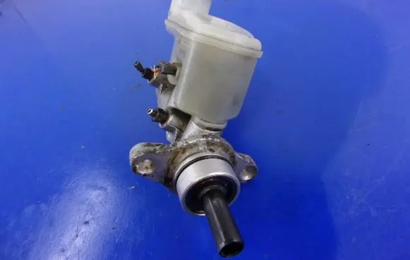 Suzuki Liana Master brake cylinder