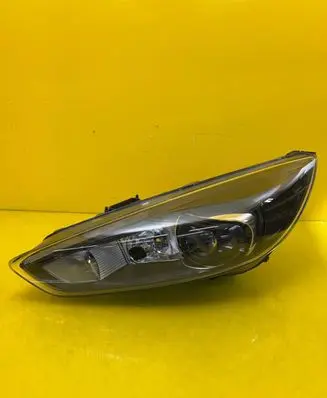 Ford Focus Headlight/headlamp F1EB13D155CE