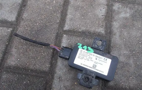 Mercedes-Benz E W213 Tire pressure control unit A0009008709