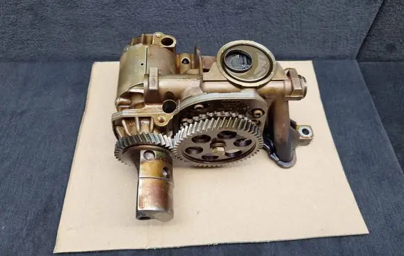 Audi A6 S6 C5 4B Oil pump 06C103535J 06C103295K 06C115153C