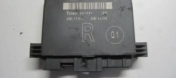 Mercedes-Benz C W203 Door control unit/module 2038206626
