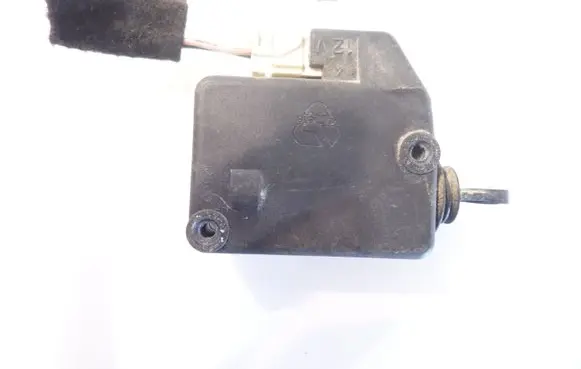 Fuel tank cap lock motor
