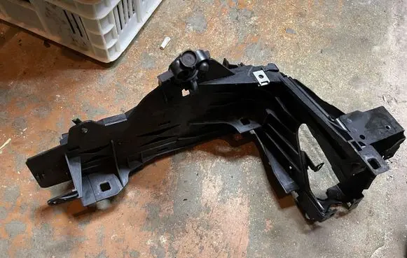 BMW 5 F10 F11 Front bumper mounting bracket 084994060102