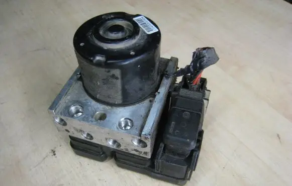 Ford Focus ABS Pump 10097001103 5WK84103 3M512M110GA