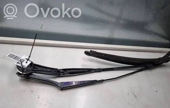 Ford Focus Front wiper blade arm 74560