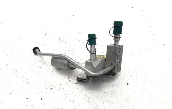 Volvo XC40 Air conditioning (A/C) pipe/hose 32275971