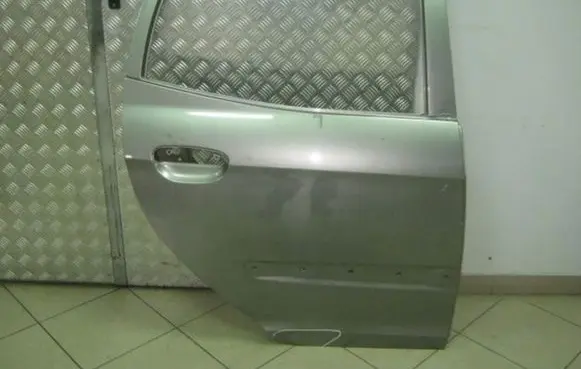 KIA Picanto Rear door