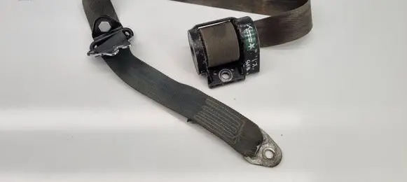 Mercedes-Benz COMPAKT W115 Front seatbelt ESSEM3921 730823