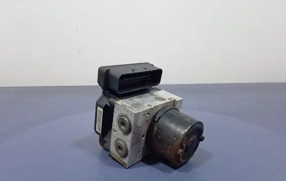 KIA Carens II ABS Pump 589201D300