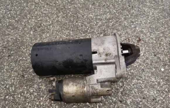 Opel Zafira C Starter motor