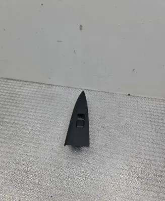 Nissan Note (E11) Electric window control switch 25411ED00A 3425