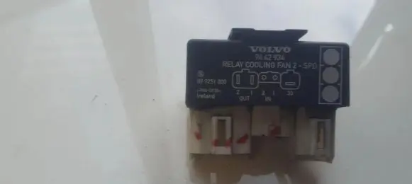 Volvo S70 V70 V70 XC Coolant fan relay 9442934 899251000