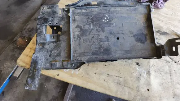 Citroen C4 II Picasso Battery tray 967501928001 7501938002 31014