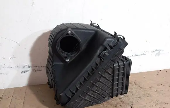 KIA Optima Air filter box 281102T700