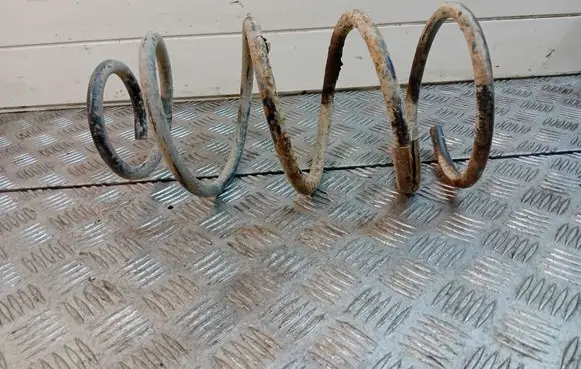 Chrysler PT Cruiser Front coil spring 