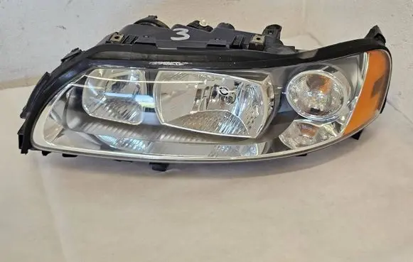 Volvo XC70 Headlight/headlamp 30698835 89900267