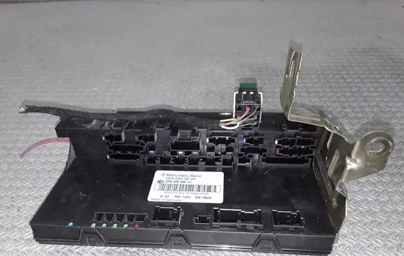 Mercedes-Benz C W203 Fuse module 2035453201
