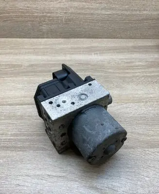 Ford Mondeo Mk III ABS Pump 0265800014 3S712M110AA