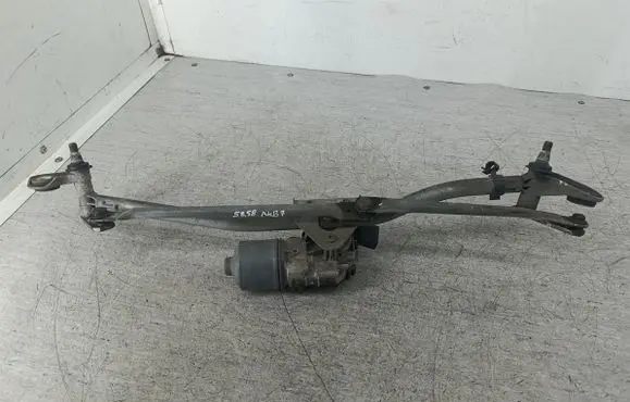 Audi A4 S4 B7 8E 8H Front wiper linkage 