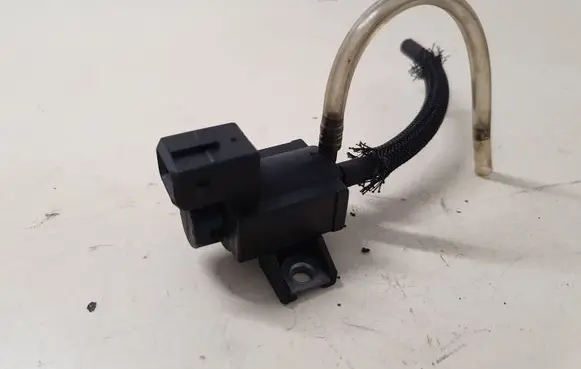 Lexus IS 220D-250-350 Turbo solenoid valve 258600R010