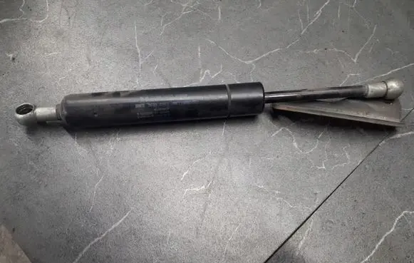 Volvo S40 Front shock absorber/damper 9483034
