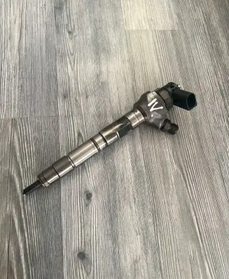 Skoda Octavia Mk3 (5E) Fuel injector 04L130277AC 0445110469