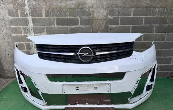 Opel Zafira Life Front bumper 
