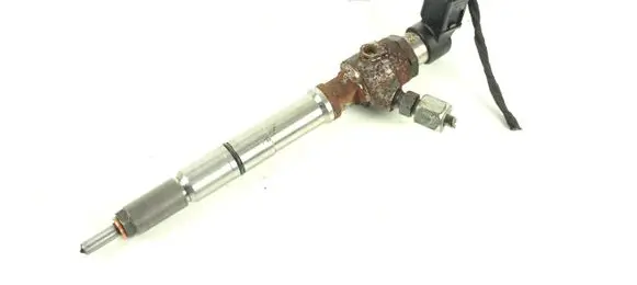 Volkswagen PASSAT B7 Fuel injector 03L130277B
