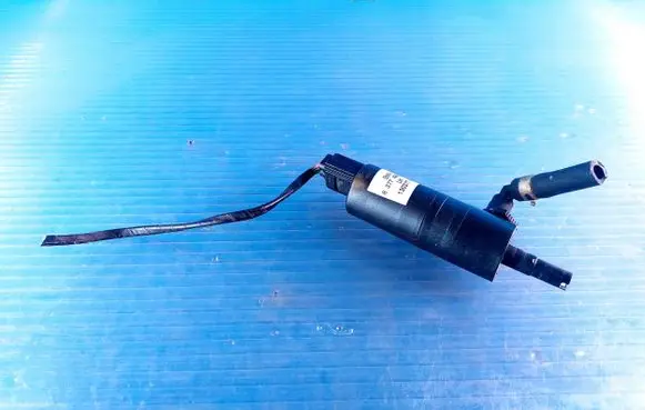 Mini One - Cooper R50 - 53 Headlight washer spray nozzle 13037710 837742802