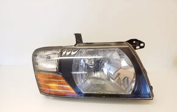 Mitsubishi Pajero Headlight/headlamp 10087420