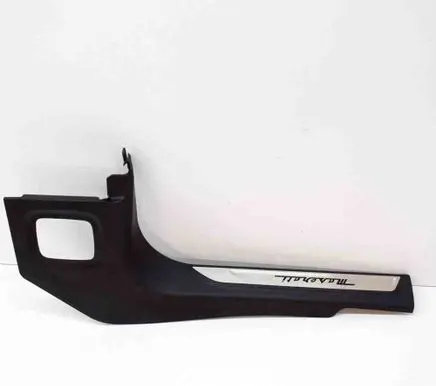 Maserati Levante Front sill trim cover 670047743 670047744