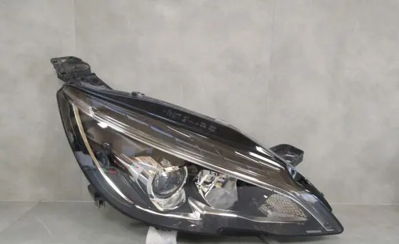 Peugeot 308 Headlight/headlamp 9816990580