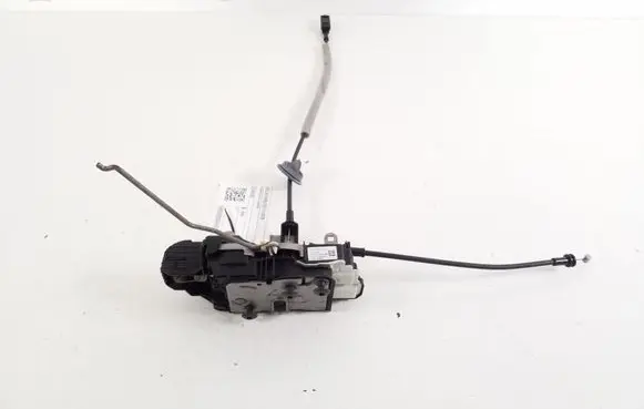 Volvo V40 Front door lock 31440389
