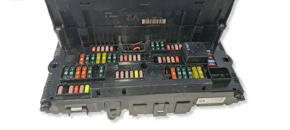 BMW 5 F10 F11 Fuse module 217033442 9234421 01101000995554