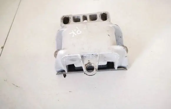 Audi A3 S3 8L Engine mount bracket
