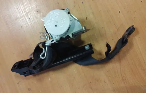 Jaguar XF Front seatbelt