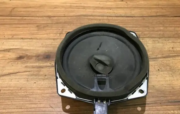 Mitsubishi Space Wagon Front door speaker mr301667