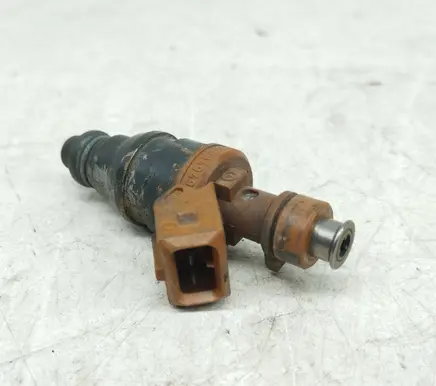 Mercedes-Benz SL R129 Fuel injector 0000784949 A0000784949 0280155217