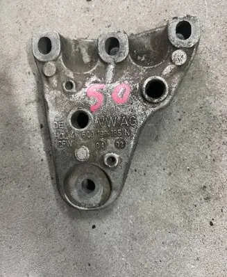 Skoda Fabia Mk1 (6Y) Engine mount bracket 6Q0199185N