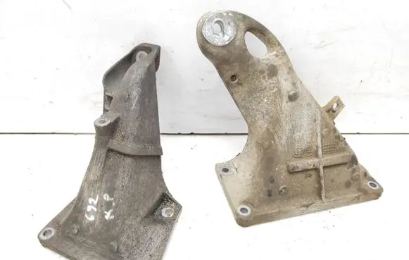 BMW Z4 E85 E86 Engine mounting bracket 22111094697 1094697 10946942211