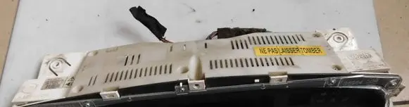 Speedometer (instrument cluster)
