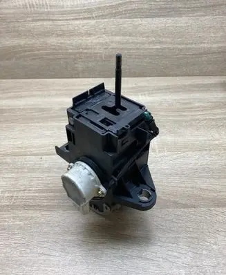 Toyota Prius (XW20) Gear shifter/selector 8945147030